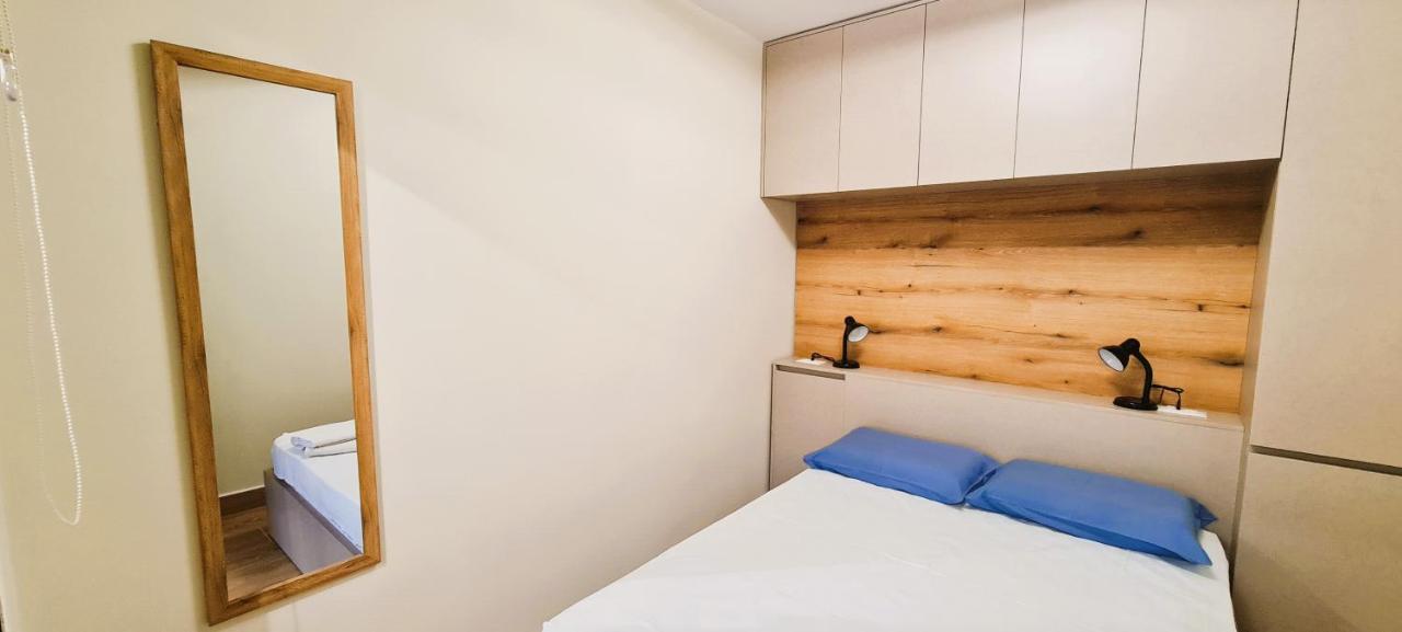 2V1 - Center Apartment 1 Tirana Exteriör bild